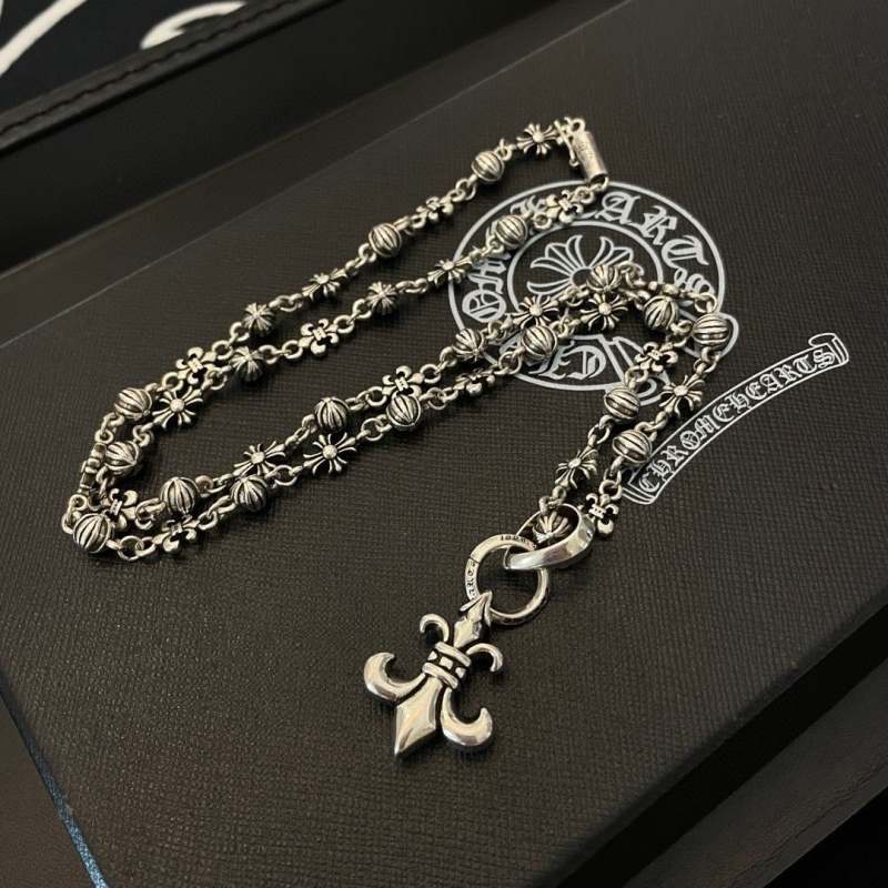 Ch*0me He**ts necklaces